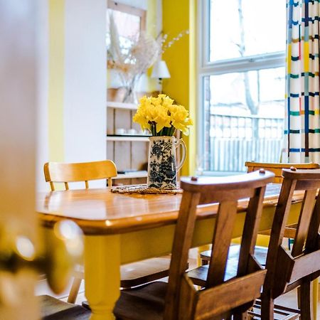 Cosy House With Garden & Parking, Sheffield Villa Esterno foto