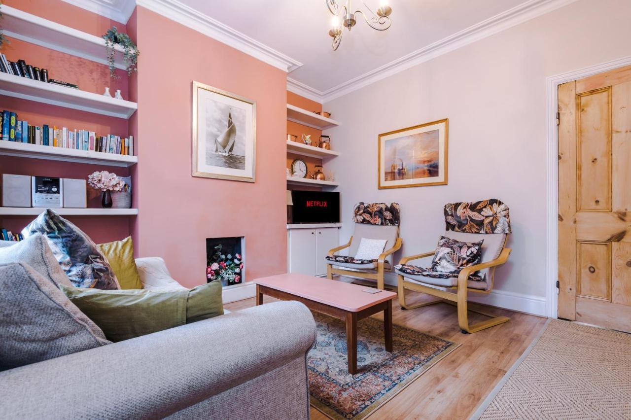 Cosy House With Garden & Parking, Sheffield Villa Esterno foto