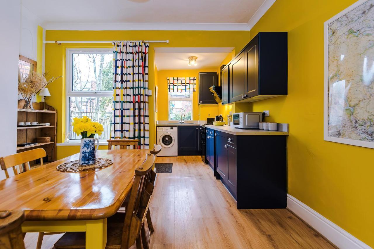 Cosy House With Garden & Parking, Sheffield Villa Esterno foto