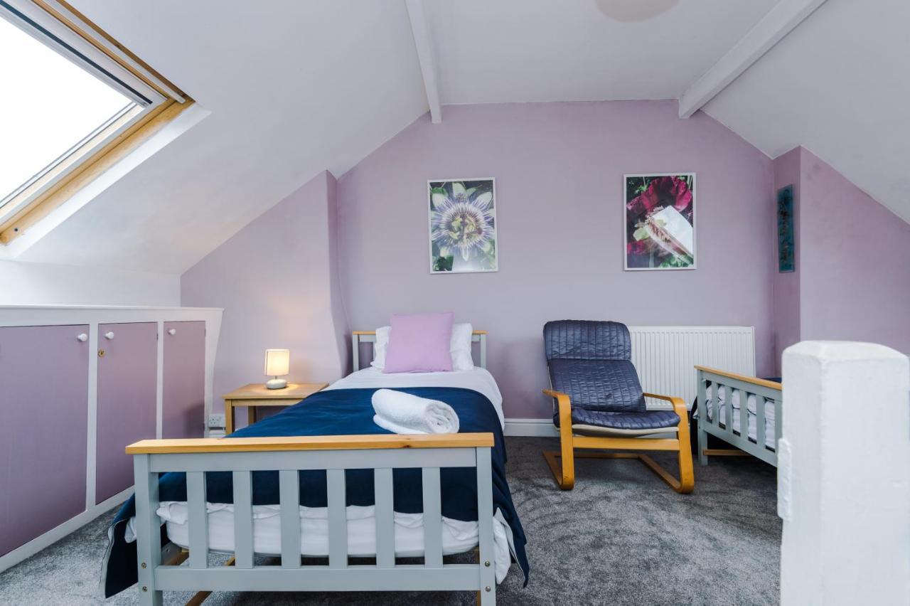 Cosy House With Garden & Parking, Sheffield Villa Esterno foto