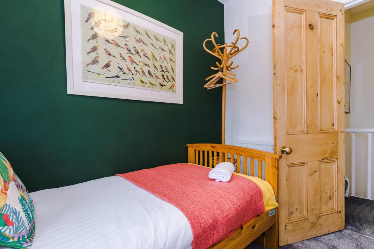 Cosy House With Garden & Parking, Sheffield Villa Esterno foto